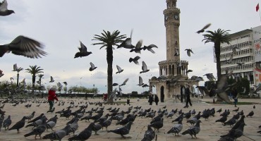 Konak Square – Izmir, Turkey