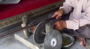 Jewel Polishing – Jaipur, India