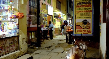 Nut Salesman - Varanasi, India